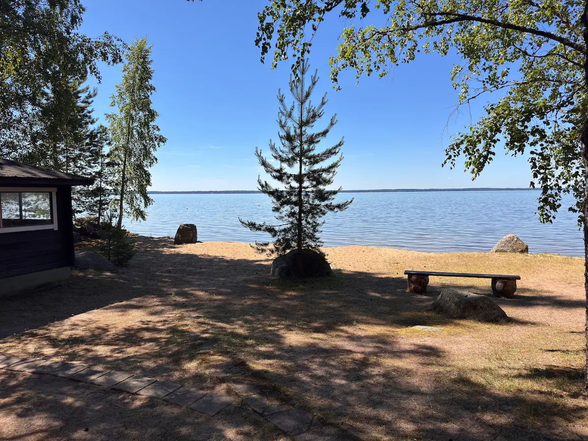 Pyhäjärven rantaviivaa mökiltä